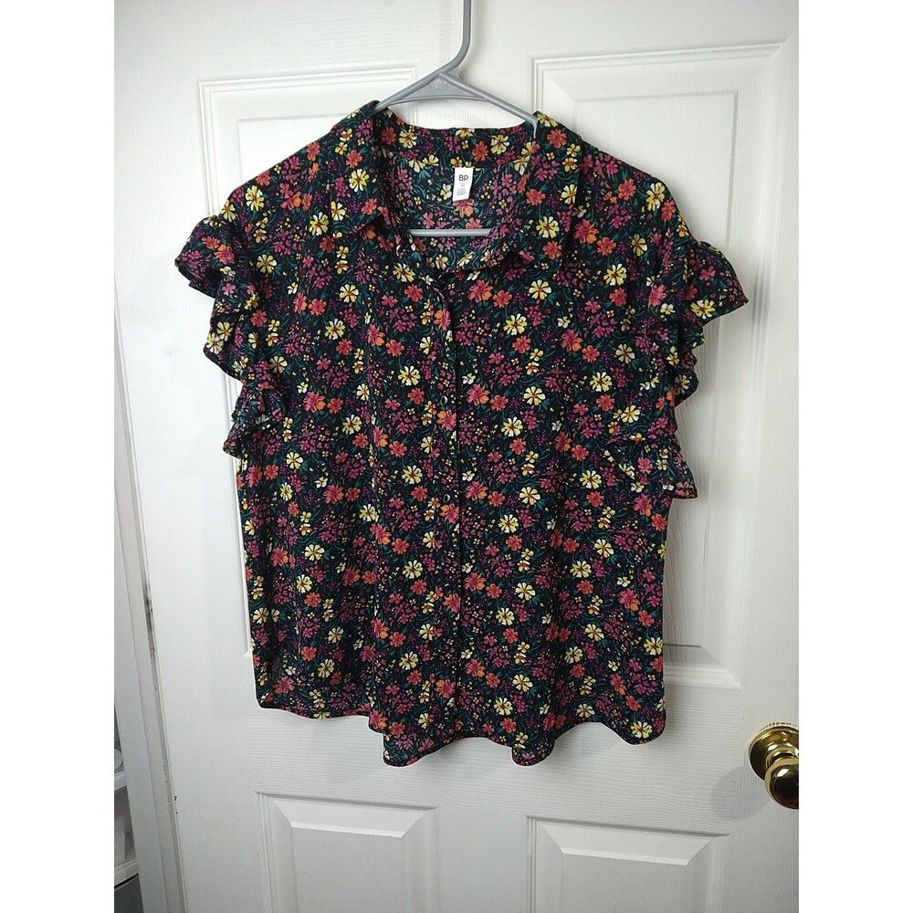BP Black Floral Ruffle Semi Sheer Cap Sleeve Collar Button Top. Size M